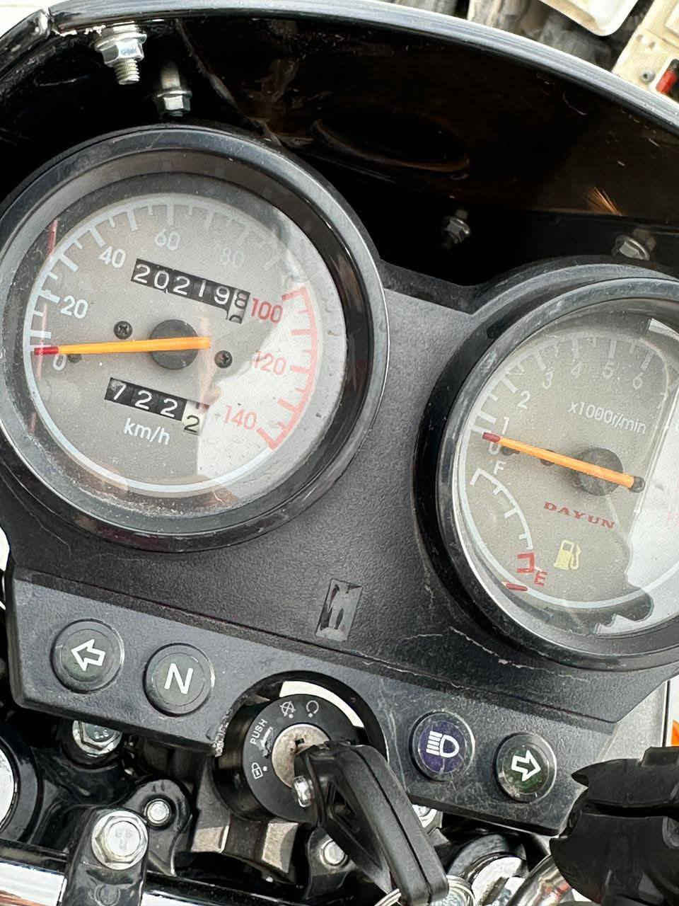 دراجه دايون 
مرقمه رقم اربيل عربي 
ثاني يوم احوال محرك 150
دراجه بيها  بخصه بل تانكي فقط
موديل 2024
كهربائيات كلها شغاله
مابيها اي نقص
ماطور جاهزه
السعر مليونين
هاذا رقمي ***********
