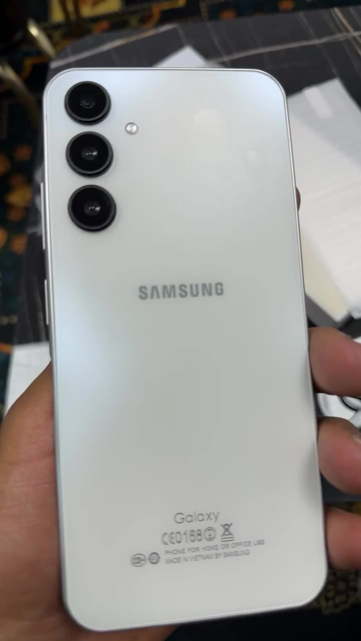 سلام عليكم وباين البيع ***********
موبايل بعده جديد بالتونة 130 نهايته
