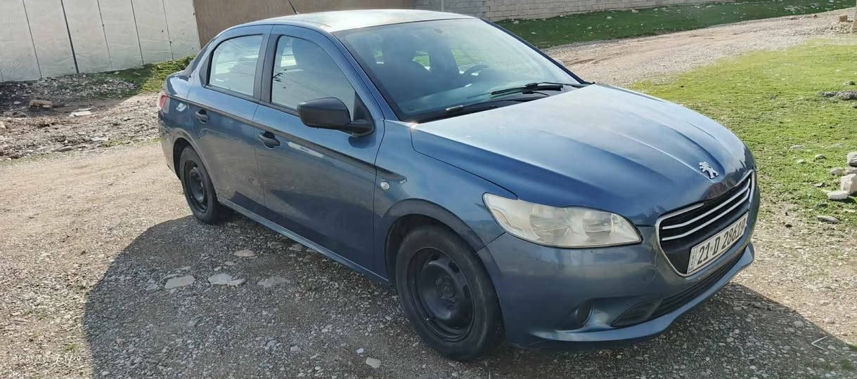 سەرەتا بەناوی خوای گەورە بیجۆی فەرەنسی ماڵی فەقیر سەیارەیەکی بێ مەسرەفو تایبەت سەیارەکە ٢٠١٥یە زۆر کەم ڕۆشتوە هەمووگیانی لە سەر دەقی شەریکە ماوەتەوە تەقەو ڕەقەی نییە کامل جایزە ڕەقەموو سەنەوی تازەیە ڕۆنی گێر و مەکینەی تازە گۆڕاوە  تایەی تازەیە مۆدی بەفری هەیە دەبڵ گێڕە (عادی.تۆماتیک) مۆدی سپۆڕتی هەیە٤ جام کارەبایە بەس سایەقێکی ئەوێ لێی بخوڕێ ٢٥٠دینار مەسرەفی نییە هەر عیەبێکو گەڵایە بڕە مشتەری تێل بکا لەگەڵ ڕێزم***********شوێن سەیدسادق Singapore
