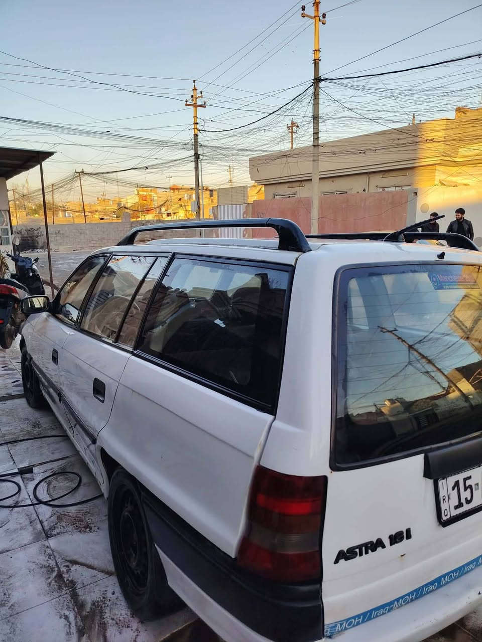 السلام عليكم
استرا استيشن موديل 1997
كير توماتيك شرط محرك 16شرط 
رقم نكليزي انبار مشروع وطني تحويل ثاني يوم اني الشرعي 
سقف مكصوص عكجين 
تنتا جامات كدام كهرب ورا جوبي 
كهربائية كلها شغالا
دشبول كلو شغال كيلو متر رون كيج حماوا كلو شغل 
محرك نوزل مو كابريتا 
سعر 40
***********
