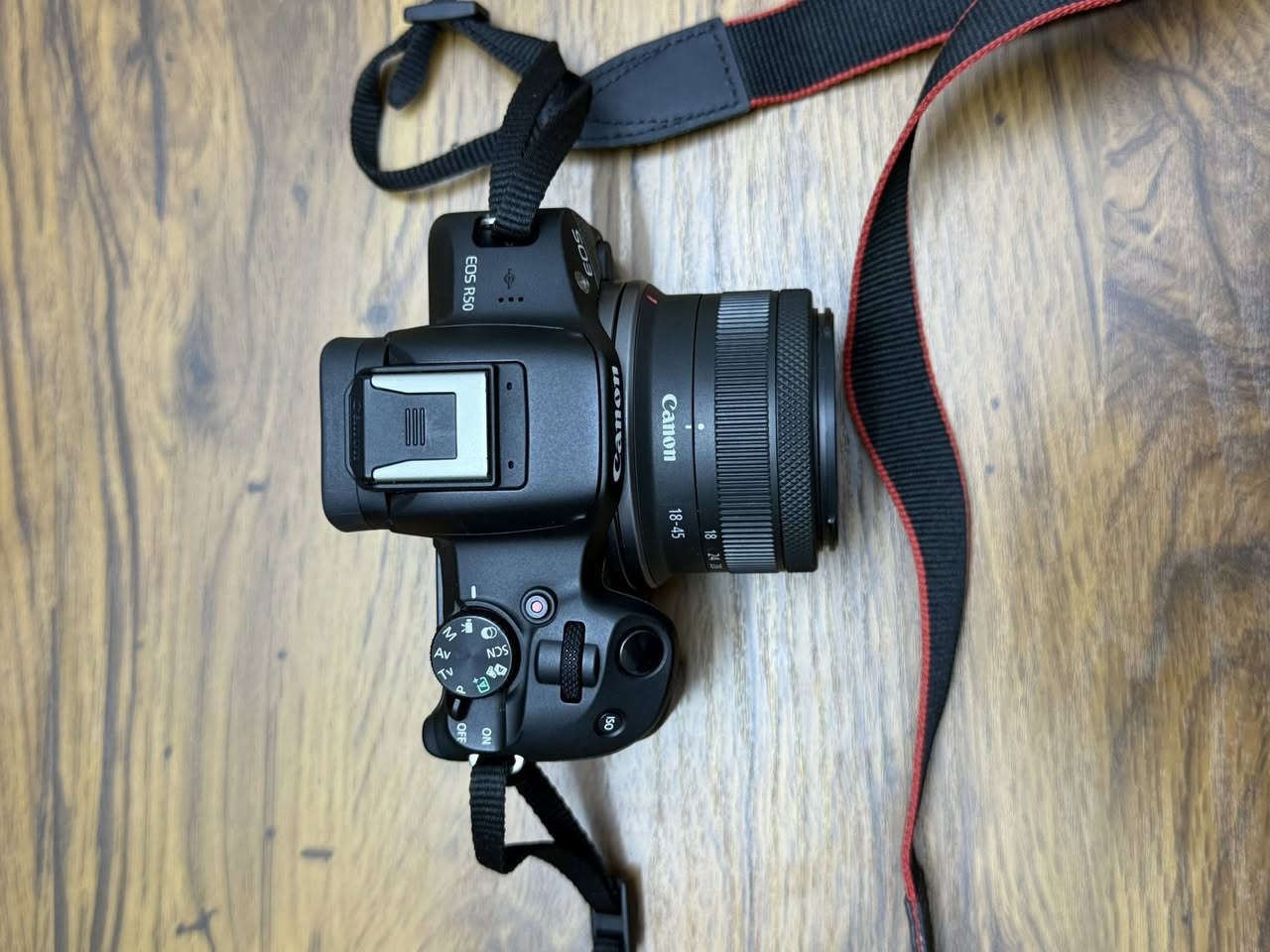 CANONR50

الكاميرا نظيفة واستخدامها خفيف وخالية من أي مشاكل، مناسبة للتصوير الاحترافي وصناعة المحتوى والفيديو.

المرفقات:

* عدسة (18-45)
* RAM Card
* جنطة كاميرا
* حزام أصلي
* شاحن
* بطارية

الكاميرا جاهزة للاستخدام مباشرة وما تحتاج أي شيء إضافي.

سبب البيع: عدم الحاجة.

للاستفسار والسعر التواصل على الخاص


**إذا كنت صاحب هذا الإعلان وتريد حذفه لأي سبب، رجاءا أرسل رسالة إلى الدعم الفني**