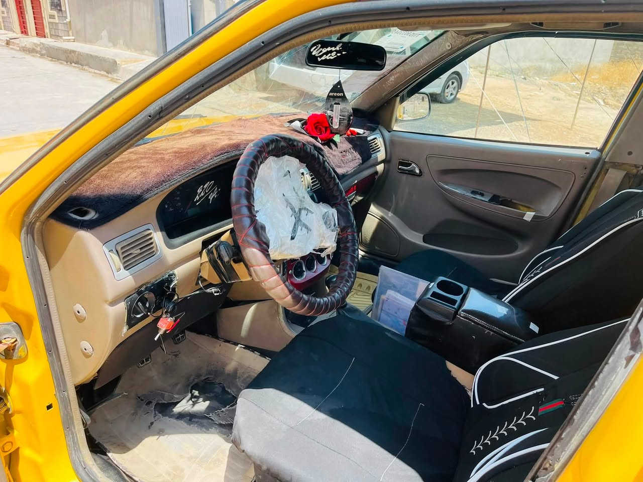 بيع مستعجل كوين موديل ٢٠١٠السياره جاهزه ربع ماتصرف عليها السياره البيع فقط رقم بغداد موازي راعيه الشراعي بغداد بالرصافة جان رقمو يمي بس ماعرف وين راح الرقم بيه وكاله خاص فقط اسويلك وكاله خاص محرك كوالف صفر ٨كير شرط السياره كله شرط سمعاتي دوشمه جديده طخم تواير جديد غرمات صفر هئيه ٣٥٠عليها السعر18ورقا ***********نتصل ***********
