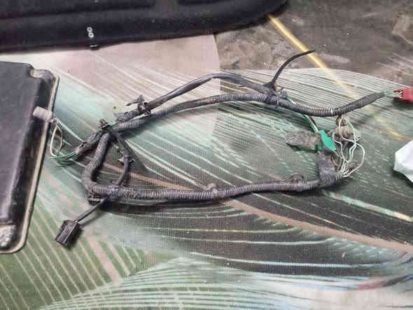 سلام عليكم غراض مال تكتك لبيع شلع دشبول بي كسر خفيف وحاضن مال كشن  ودشبول لفوك وسبير تاير ويل وبك لايت تك وكفر مال عقل وضفيره مال دشبول مال كيجات  وضفير مال بك لايتات جدد 3 لسعر شلع50الف مكان بغداد جكوك ***********
