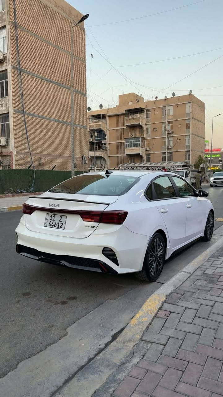 السلام عليكم
للبيع كيا فورتي 2024 GT line
ماشيه 47 مكينه 2000 دوش 
فول مواصفات رقم بغداد  
صبغ جاملغ خلفي 
وقبق جنطة مبدل الباقي كفاله
السعر 170 
مكاني بغداد البلديات 
 ***********
