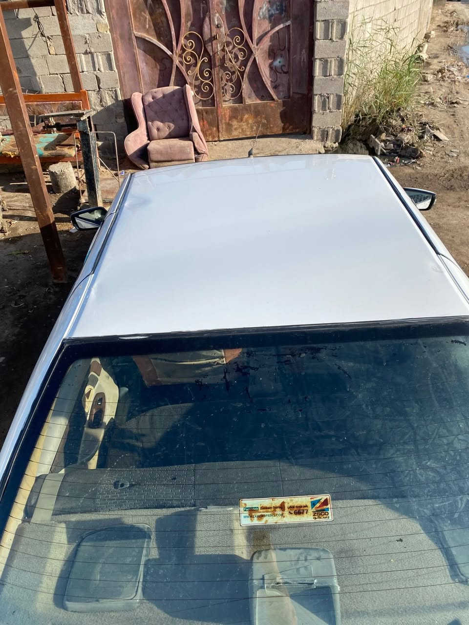 السلام عليكم بيجو بارص للبيع فقط للبيع فقط بدون مراوس السياره حلوه ونضيفة مكينه كير حداديه تبريد ثلج تخم تاير جاهزه السياره وما شالله السياره حلوه وراعيهة يريد تحويل 
ملاحظه السياره غير مكفوله بيهة تبديل وضربه واماكن مرشوشه 
مديل2018 
السعر 50وبيهة مجال قليل  
العنوان البصره دور الظباط 
رقم الهاتف ***********
