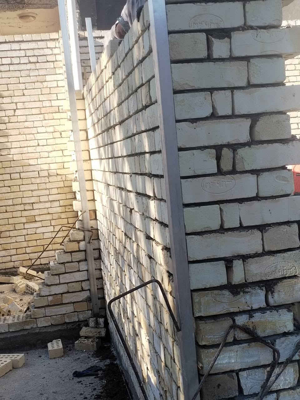 الهم صلي على محمد وآل محمد
بسم الله الرحمن الرحيم
خلفه بناء 👷. 
تسليم مهندس 🏘️. 
تنضيف الموقع. 
تسلم مخطط تستلم هيكل. 
نشر قالب جف قيم. 
وزن صفرَ
اركان مصاطر تحط مصطره على الأركان وتستلم مني. 
التزام بالمواعيد ما اطلع من الموقع ذا ما اختم البيت.
***********
***********
واسعار مناسبه
