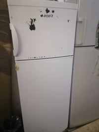 ثلاجه • نضيفه • تجميد قوي