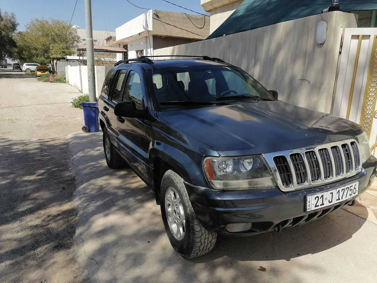 جيب شيروكي رقم سليمانيه سنويه جديده هزه جديده بيها كوبون بانزين كير ومحرك بطهvvt سياره حلوه وجاهزه شرط التحويل والوكاله سعرها ٦٥وبيها مجال عنواني ديالى خانقين ***********
