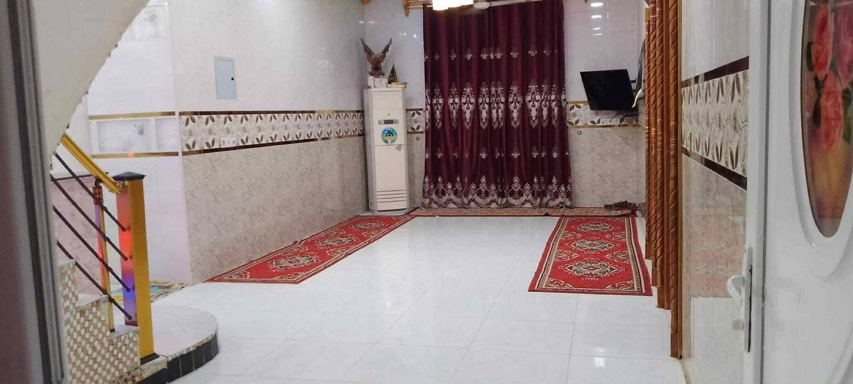 لمن يبحث عن بيت🏦 حلو ومرتب مساحة البيت 1000 
طابو زراعي سند 25 ثاني يوم احولك يحتوي على
4 غرف نوم ثنين فوك وثنين جوه صاله استقبال مغاسل خارج وداخل مطبخ البيت بناء طابوق بناء سنت 2023 
موقع البيت خلف جامعة بابل منطقة إبراهيم الخليل متوفر كافة الخدمات ماء وكهرباء ومدارس قريبه كلش شارع 10 متر 🚍للاستفسار اتصل🗣📲📞 ***********
أو مراسلة الصفحة السعر خاص
