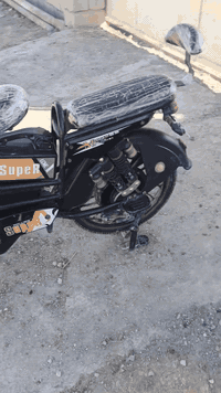 السلام عليكم 
دراجة للبيع موديل 2024 دراجة نظيفة   
السعر // 400 وبي مجال بسيط
مكان // ديالى / كنعان /
رقمي // ‏‪***********‬‏
