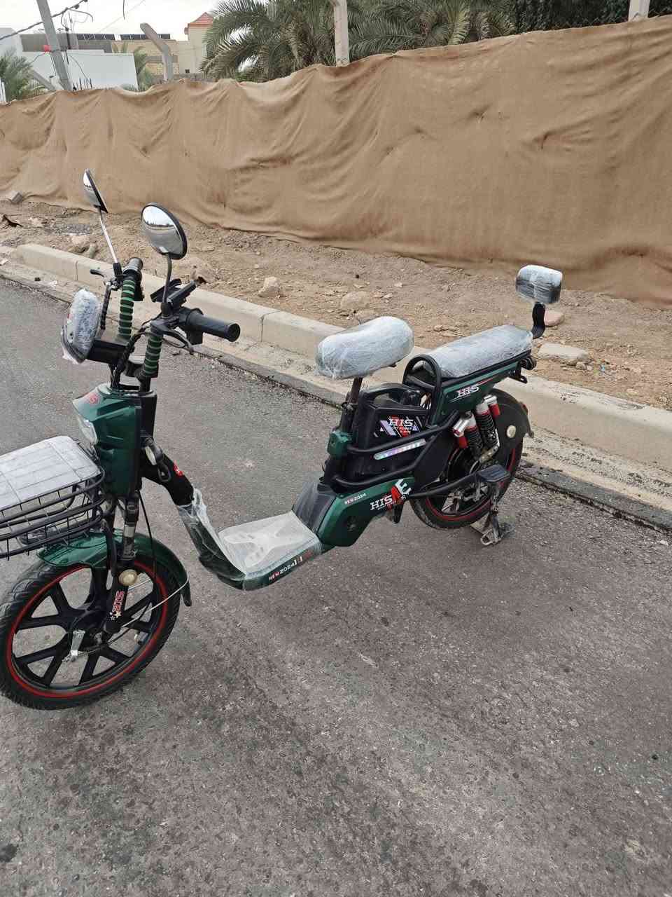 دراجة شحن للبيع حجم 20 موديل 2024 السعر 350 وبي مجال العنوان السماوة حي الصد التواصل مع الرقم ***********1
