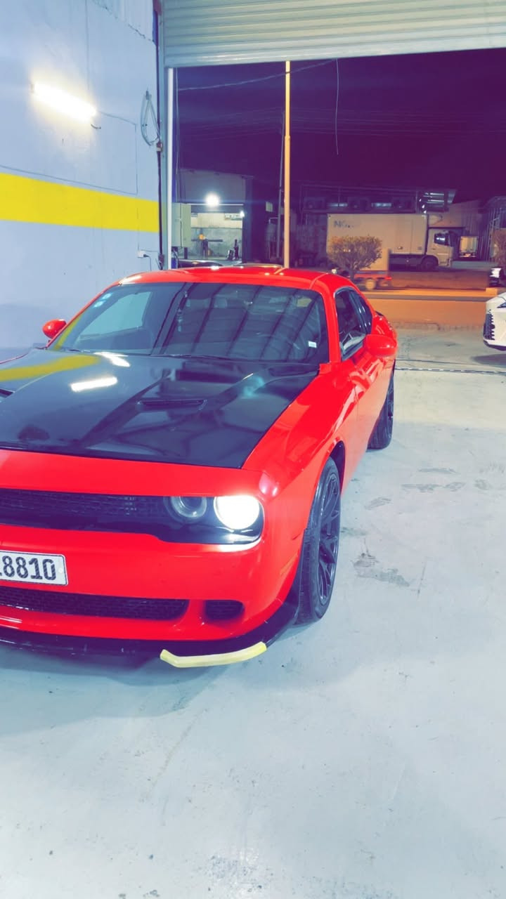 السلام عليكم
السعر 135 سعر نهائي قفل
بدون مراوس 
اقره تفاصيله كامله اله تتصل 
جالنجر 2017 رقم بغداد تحويل مباشر 
مكينه 3600 SXT معروفه مواصفاته
سياره بيه صبغ قطع بجم وباب سائق يعني 4 قطع جاملغين وبنيد باب 
حادثه بجم لغد وشاصي يمنه تعمير
اكفلك السيارة من كص مابيه كص ابد 
كير ومكينه وصدر وتبريد كفاله 
ماشيه تقريبا 89الف ميل 
لدات اناره بلبيبان
  نغمتهن حلوه 
سيرفس كامل شرط ولا كلوب مشتغل بلدشبول 
مشط ستيرن وصدر جديد 
سياره جاهزه مابيه نقص
مكانه الانبار فلوجه 
***********
