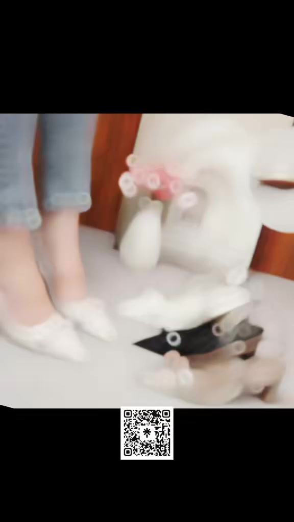 حذاء نسائية جديد 🦋منفصل 13 الف 
الاناقه تبدّا من خطوتك 💓كوالتي عالي
✅مديلات عصريه تناسب كل إطلاله
✅راحه ➕اناقه 🟰كمال إطلاله 
✅متوفر كل الاوان كوالتي عالي 
للحجزوالطلب راسلونا على الأرقام التأليه
***********؟***********
لديناتوصيل إلى كافة المحافظات. العراقيه
