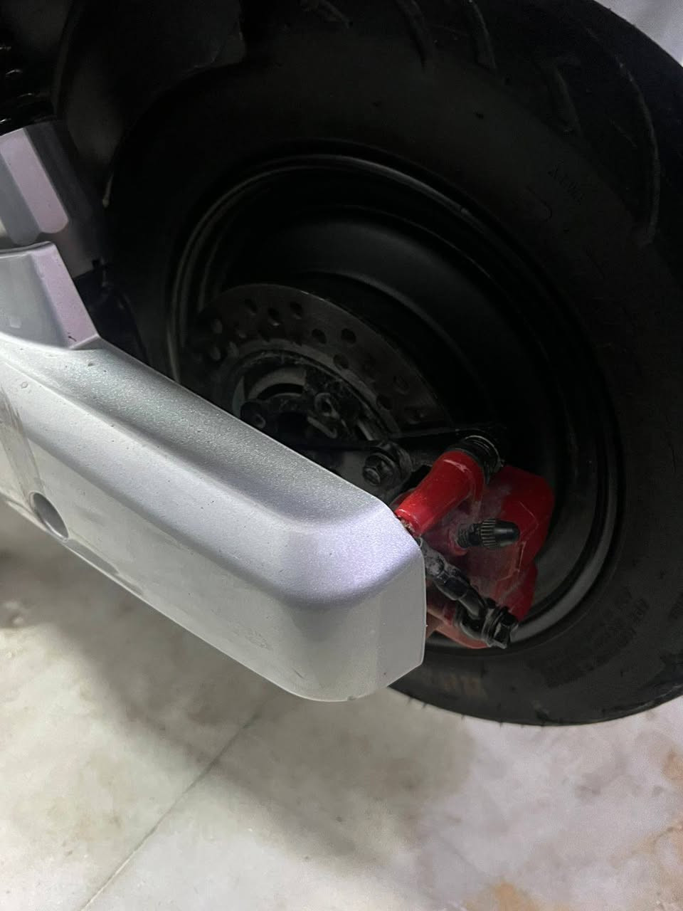 سلام عليكم دراجه شحن 2025 عين الاسد
دراجه صارله شهرين من نزلتها من رنبه درجه نضيفه حيل ومماشيه قليل
ضواها زنون ناصي و عالي
جوزه بدلادي ترجع بك
درع حديد + جنطه
سويجات 2 + بصمات ثنين
تشغيل عن بعد بل بصمه
حساسات بريك امامي وخلفي
سعر 750 وبيها مجال
بغداد حي اور
رقم : ***********
