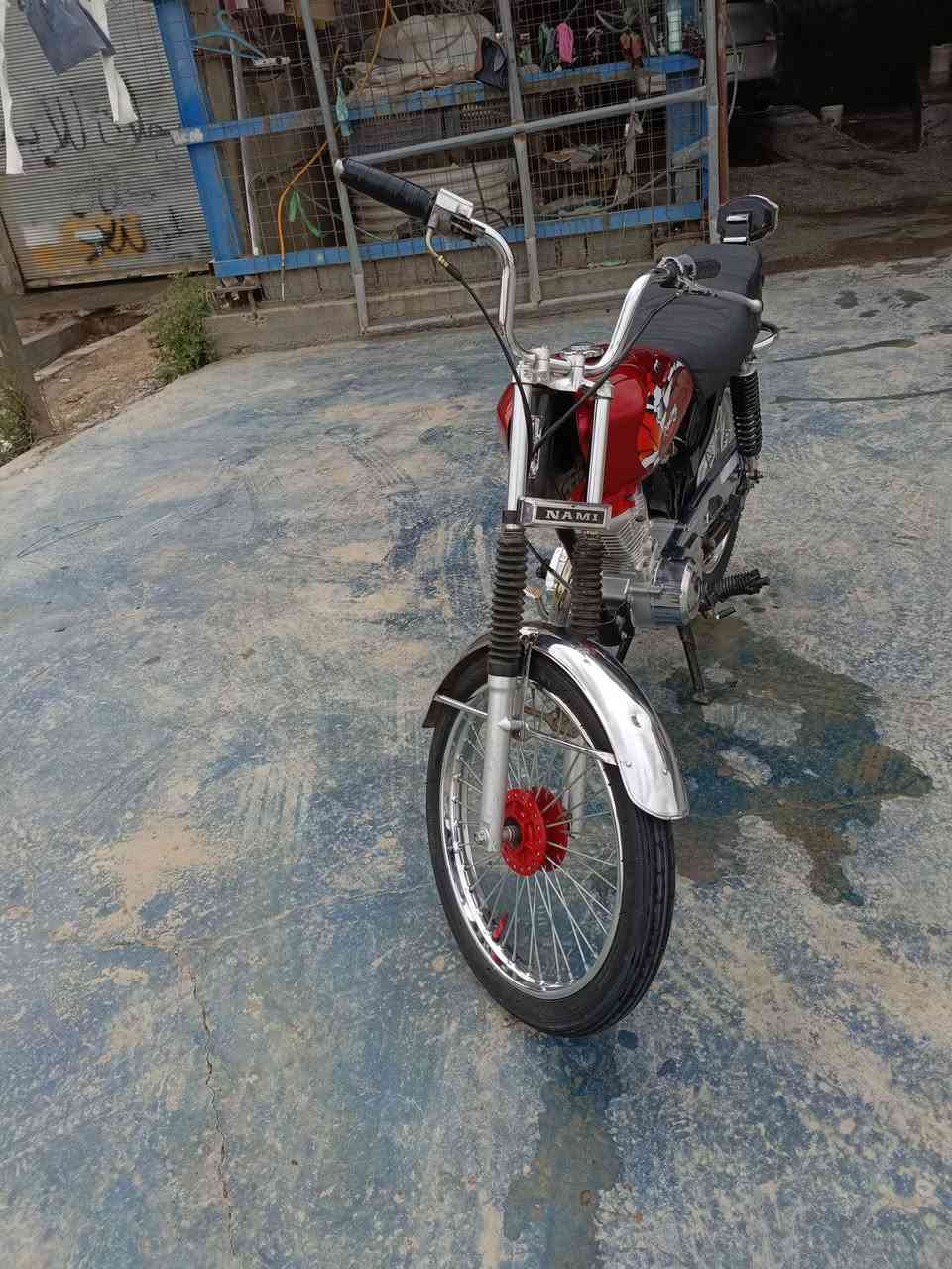 السلام عليكم دراجه لبيع تعمير 26 ازرق سكنر والشاصي 15 دراجه. خير من الله جاهزه عله خير حبايه ما ذب عليه لو ربع  مكاني بابل قضاء المحاويل السعر 650 وبيه مجال قليل ‏‪***********‬‏
