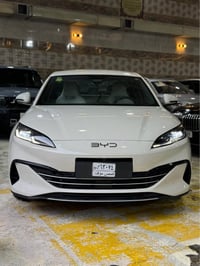 Byd سيل 6  مرقم  ماشيه الف كم فقط  2025  بصمه تشغيل  مقاعد جلد  مقعد ك...