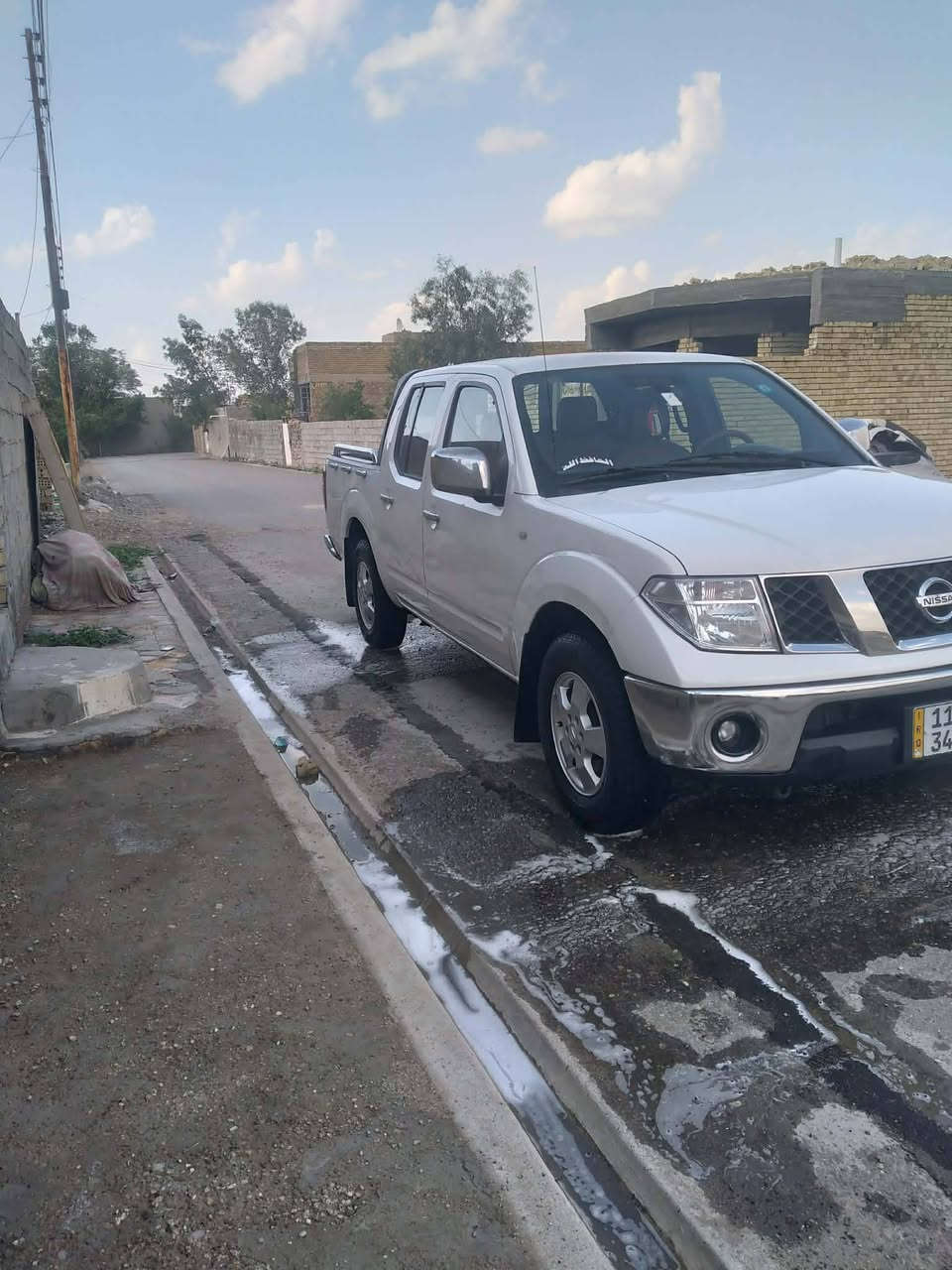 سلام عليكم  بيكم نيسان نيفارة. موديل 2014.مكفولة عدة الي ماشر عليهن شوية بل حمر صبغ  شوية بل بنيد الزرق بارد باب اليمنى  مكاني بغداد رقم بغداد. مكينة بلاد كير اوتماتيك تخم تاير سيارة جديدة وخير من الله. ***********
