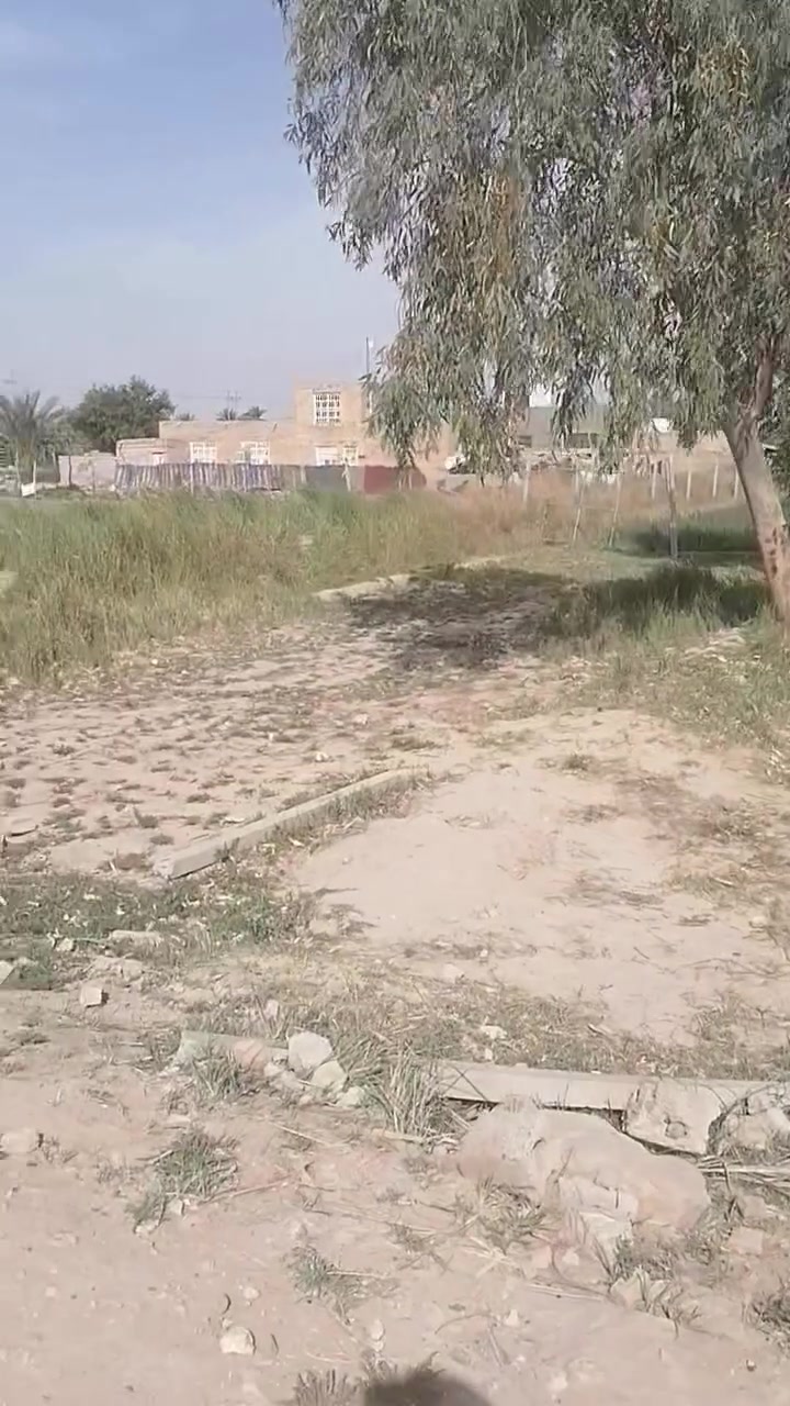 سلام عليكم عرصه مساحته 260 من عده الفضله بيه فضله كلش جبيره تبعد عن التبليط 100 متر طابو زاعي بكاع الجابر الاستفسار اتصل ***********
