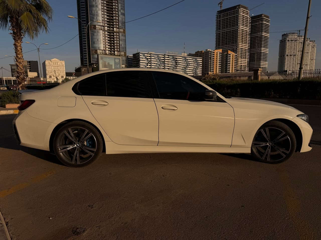 السلام عليكم
BMW 2022  (M Package  330i وارد امريكي

دبل كرسي كهرباء 

سيارة مواصفات لكجري 

محرك 4 سلندر توربو 

رقم اربيل  تحويل او وكالة باسمي

🛑 سلايت 

🛑 بصمه تشغيل مع ابواب 

🛑 رادار امامي وخلفي وجانبي 

🛑 شاشه  ديجتل

ستيرن هيتر

كشنات هيتر 

🛑 كشن جلد اسود

🛑 هاندبريك بصمه 

🛑 لد داخلي متعدد اللوان 

🛑 لايت لد led 

لايت ليزري متحرك ويا ستيرن

صندوك كهرباء

حساس امامي 

حساس خلفي 

شاشة جبيرة

قيادة ذاتيه

خروج عن المسار 

مري شفط 

وباقي مواصفات ال bmw المعروفه 

سياره جاهزه بدون اي مصرف

 مكينه كير بشرط فحص 

سونار مرفق مع الصور 

ايرباك سستم 

سيارة ماشيه48 الف ميل

سياره بدون بارد بدون رصعات بدون شخوط 

258 $ 💵

مكان سياره 
بغداد المنصور 
رقم هاتف *********** 
تواصل واتس اب
