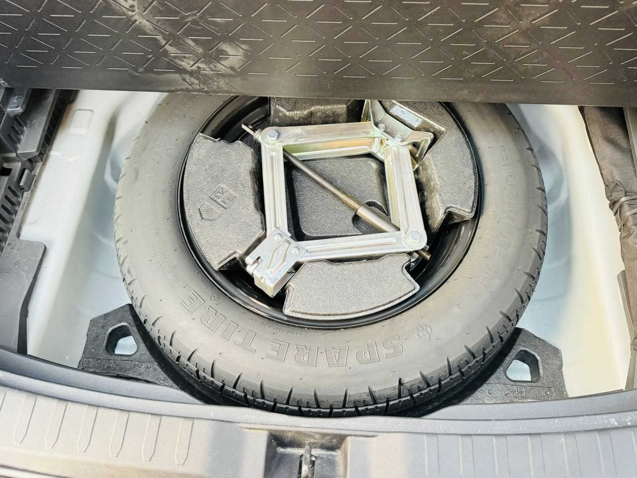 رقم بغداد ماشية ١٦ الف

كفالة عامة سيارة بسمي

فول مواصفات ١/١ 

محرك كير واير بشرط مامفتوح 

سيارة حيل نظيفة كلشي عل بلاد جديد 

سنوية هزة كلشي جديد مدفوع لـ

باسمي السنوية بشرط تحويل وغرامـة

سيارة مابيـها دينار مصرف كامل من كل نواحي

لسعر 36,600

مكاني بغداد تقاطع النهروان

رقم صاحب سيارة ***********
