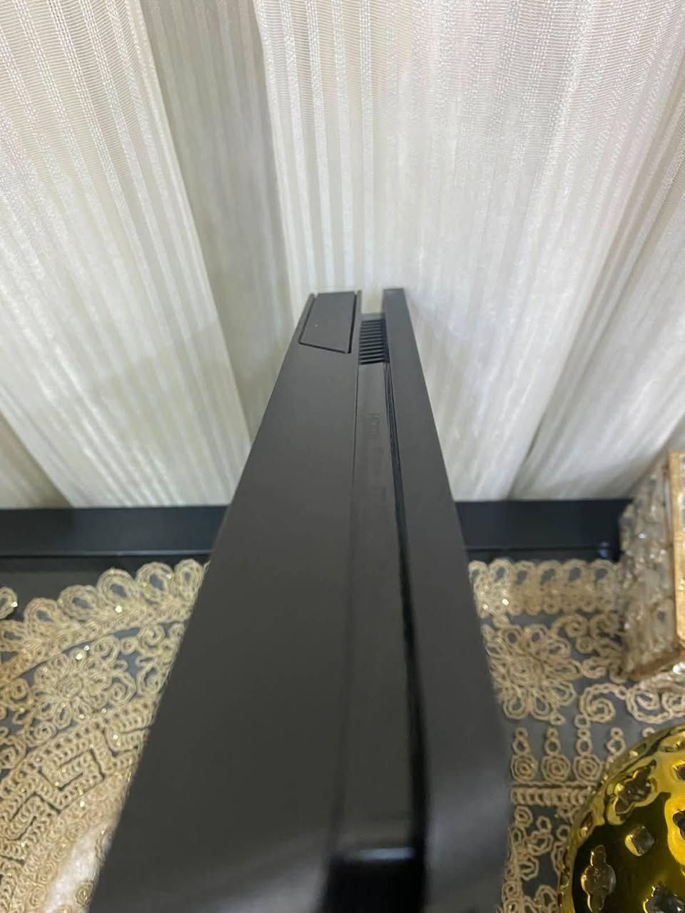 السلام عليكم بلي 4 سلم مهكر مع كامل ملحقاته جوستكين اصليات ويتضمن العاب التهكير السعر 300 الف  العنوان بغداد شهداء السيدية  للاستفسار ***********
