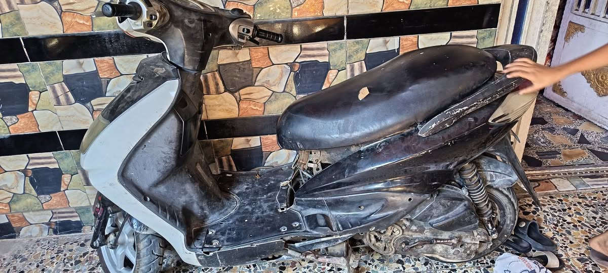 السلام عليكم مكلف مكلف بل نشر سكنس نصيه شغاله وجاهزه السعر ٢٧٥ قفل  مكاني الشعله ***********
