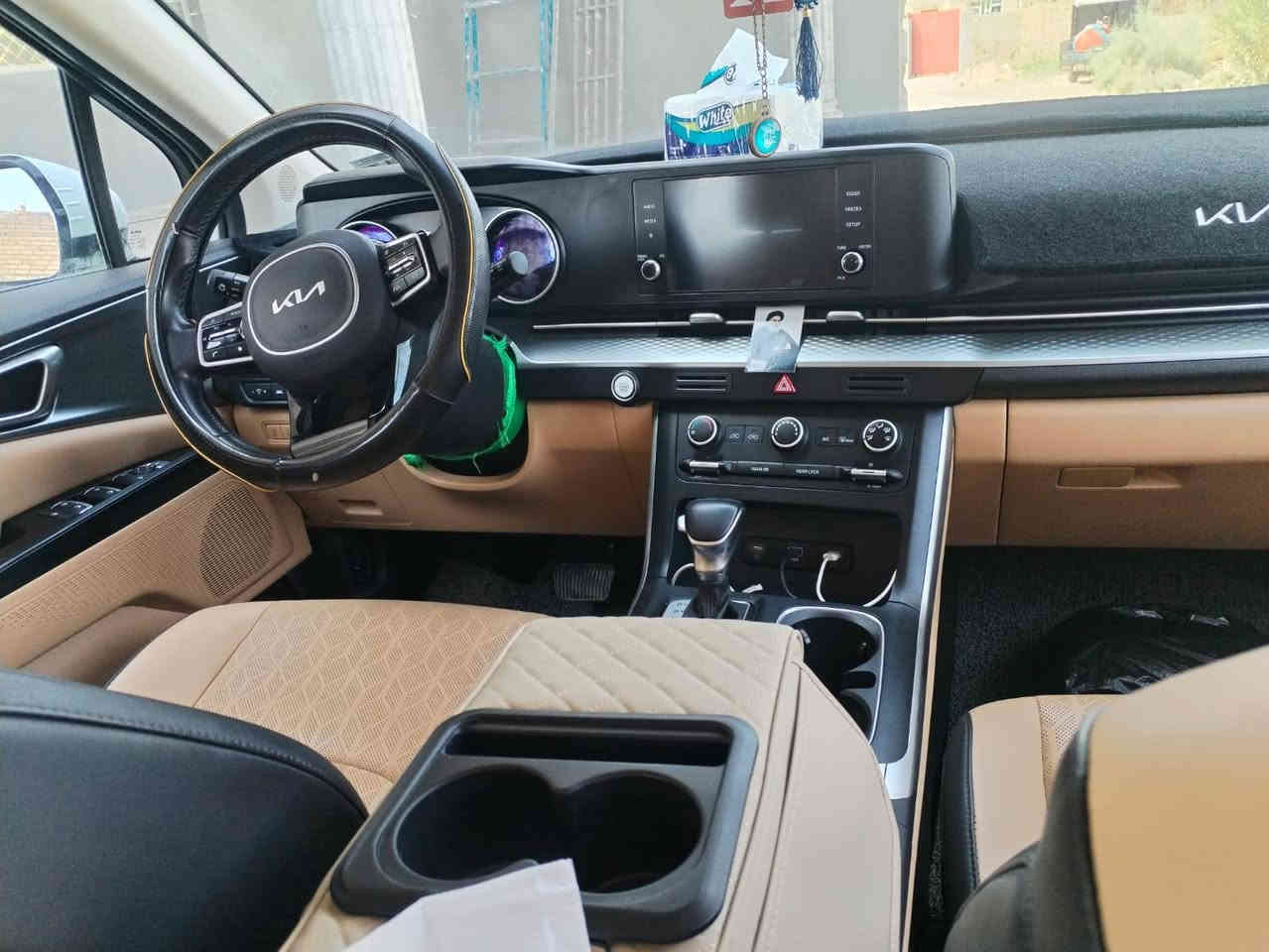 السلام عليكم كرنفال ٢٠٢٣ اجره جديده السياره ما مشتغله بخط السعر ٢٧٥ بيه مجال قليل السياره وارد امريكي حادثه كلش بسيط الاستفسار اتصل على هذا ***********
