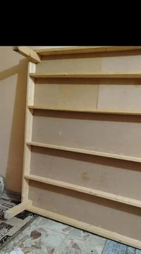 تخت نفرين • العلم
