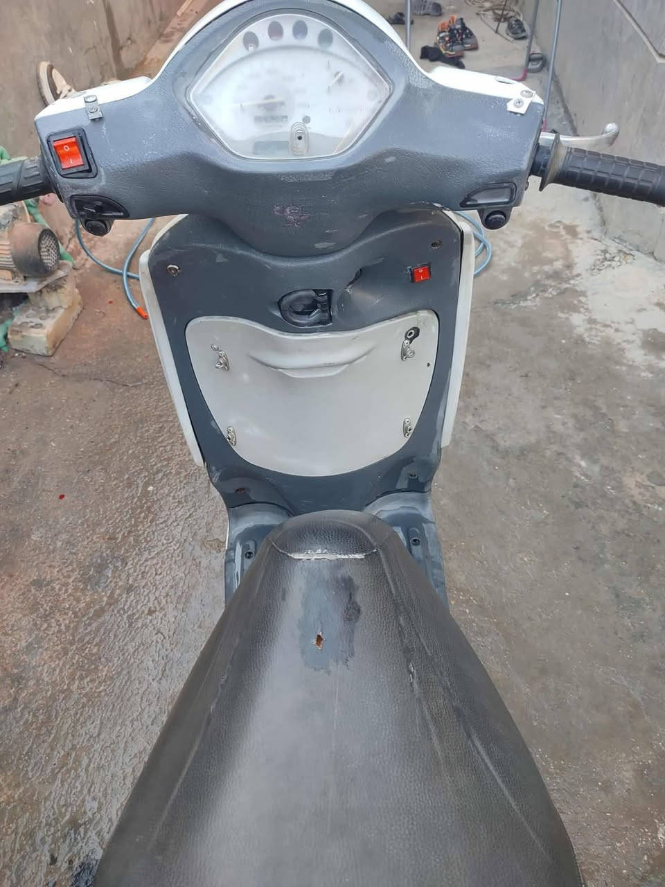 السلام عليكم دراجه بيجاو للبيع دراجه طافيه ناريه بلبلك مابيها دراجه نضيفه وحلوهه سعره 100وبيها مجال قليل للتواصل خاص موجود ‏‪0789 387 9773‬‏
