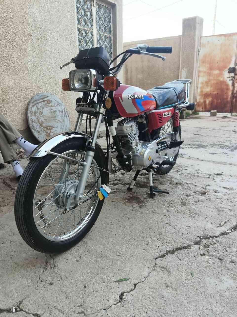 سلام عليكم شباب دراجة للبيع موديل ٢٥الدراجة كفالة أوراق مستعجل على البيعة مكان الحفرية 

***********
