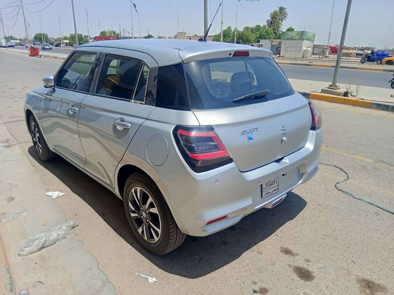 &&سلام عليكم &&
سازوكي خليجي استيراد الكويت دخول جديد على وضعية الشركة للبيع 
سيارة هواي بيها مواصفات حلوه :-
 اقتصادية، حيث تقطع مسافة تصل إلى حوالي 22 كم لكل لتر بنزين (حسب ظروف القيادة).
 شاشة لمس بارزة مدمجة في التابلوه تدعم أنظمة الترفيه والاتصال  . مقود رياضي تحكم استيرن.
زر مانع الانزلاق (تثبيت توازن السيارة ESC/ESP).
زر نظام الحفاظ على المسار والتحذير من الخروج عنه تحديد المسار ٌ
زر الحساسات الخلفية للمساعدة على الركن (P).
تبريد قطعتين .
 مصابيح أمامية بعدسات هالوجين أو LED مع إضاءة نهارية مميزة، بالإضافة إلى كشافات ضباب مدمجة في المصد الأمامي.
مكان السماوه السعر 115 كتاب شهداء الك وكالة عامه رقم دولي مثنى 
*********** واتسال
