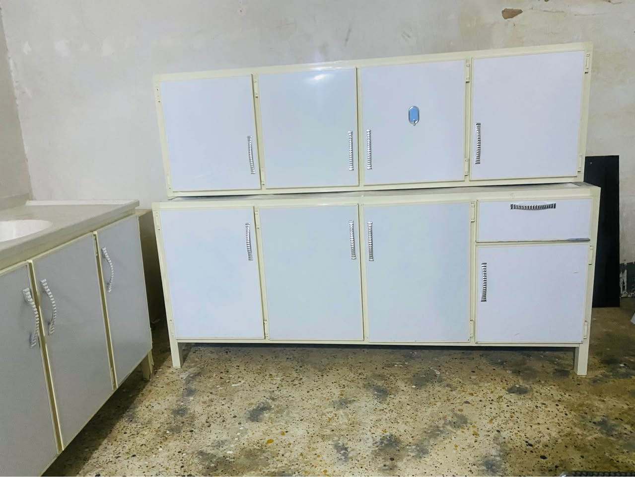 مزاد انس الوندي 

كاونتر المنيوم مترين وسنك متر و20 سم مرمر كلش نظيف سعر 200 الف وبي مجال بسيط 

عنوان بختياري اول شارع السيطره قبل خليل ابو باله 

رقم هاتف 📞  *********** خناقين, ديالى
