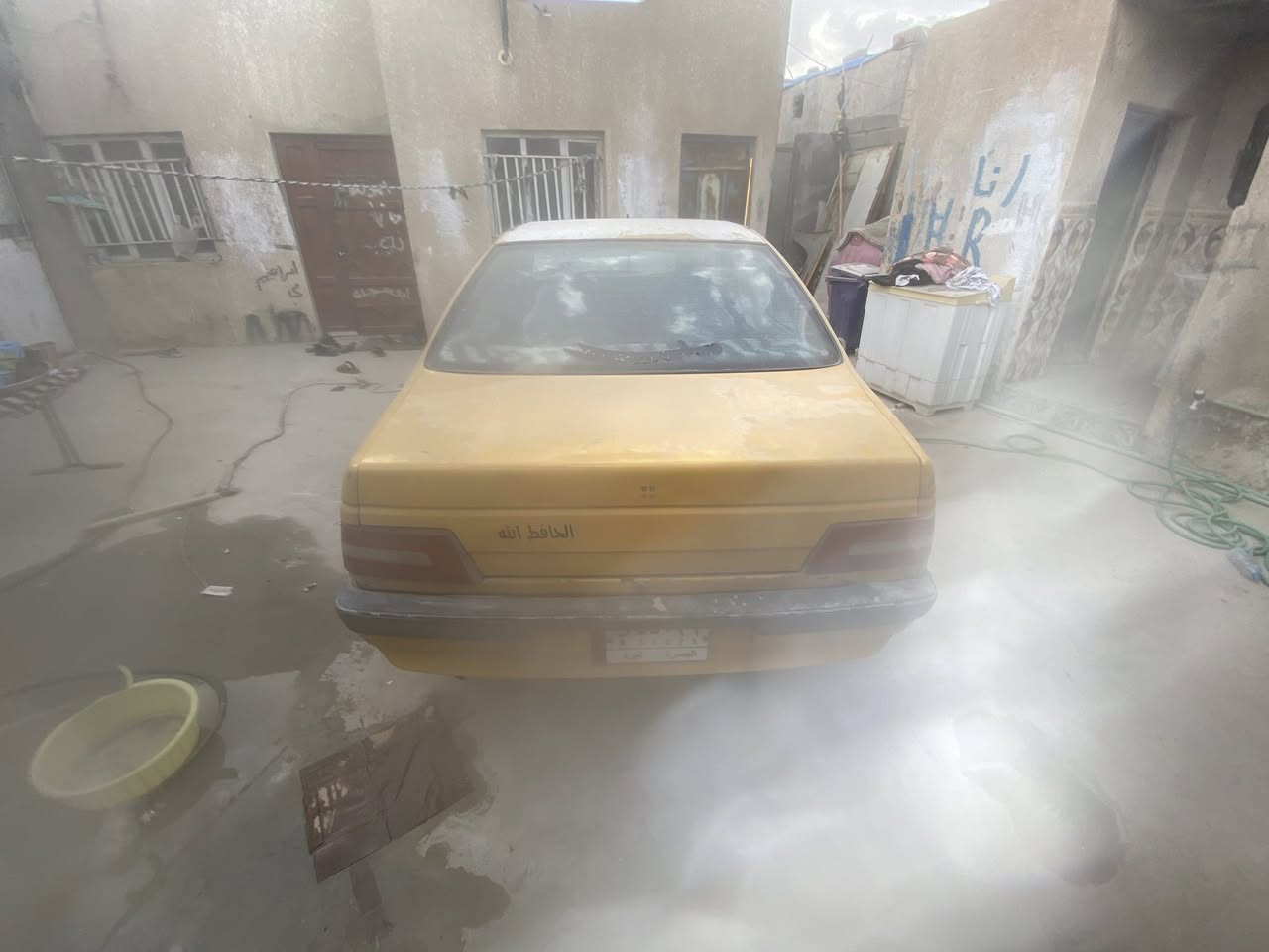 السلام عليكم اخوان عندي بيجو ٤٠٥موديل ٢٠١٤سياره جاهزه من تايرات حداده كير جديد شديته ومحرك يخبل كلشي مابيهن هيج صدع ماكو صافيه توني عمرتها بقت بس تلكيط خياسات جوه التاير وشي بصيط كهربايات شغاله كلها مابيها نقص الله شاهد تخبل باب بدلته مخيس جان وجاملغات ودعاميه كدام والدعاميه الوره ماشادها وبيها غراض جايبهن مثل سايد بريد وفلنجات ماشادهن بعدهن راعيها موجود اشتريت من عده كبل والولد صاحبي سنويتها لل ٢٧ شهر  ٤ لو ٧ سياره مابيها ضربه يعني مابيها حادث ماكو رايدها ٢٥  واذا اكو مراوس بسياره نضيفه ازود يزودني عادي مكاني بصره /زبير رقمي *********** بي واتساب والله هاي الصور حتا ما غاسلها هيج كبل لين ماجانت الي نيه ابيع لو اراوس.
