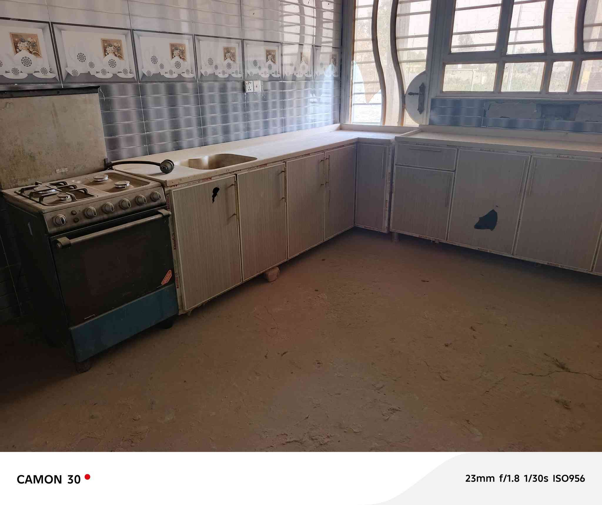 للبيع غراض جدا نضيفه بس بلمخزن وتراب عليهن وبعد سبالت مصورتهن وطباخ جبير وغساله اوتماتيك عنوان تاجيات ***********
