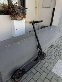 سكوتر شحن للبيع سعر ٣٠٠وبي مجال سرعته ٤٥وتفاصيل باقيه بالخاص للاتصال ع...