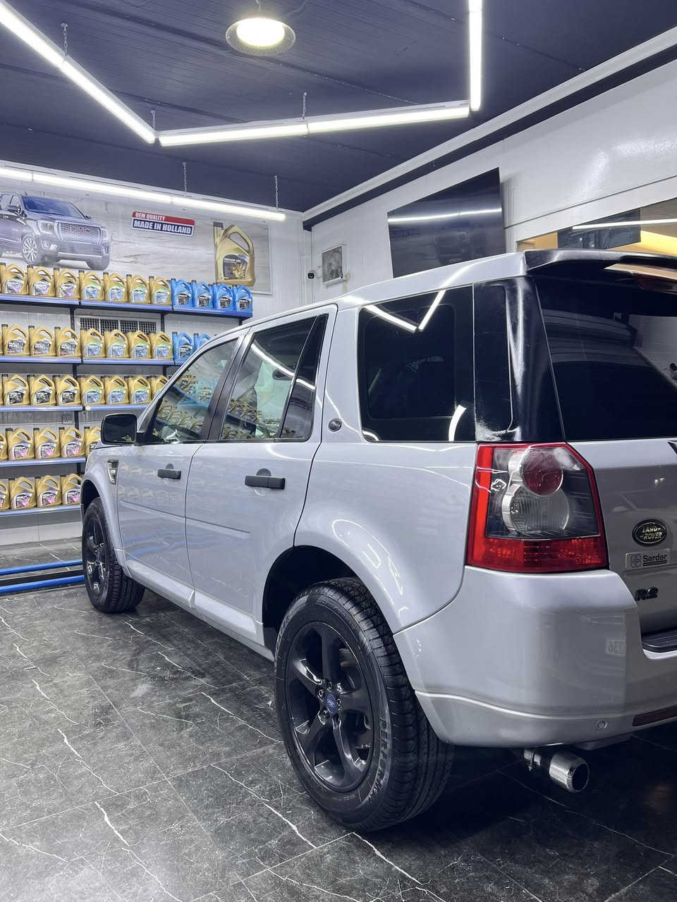 لاند رۆڤەر شەرکە سەردار خەلیجی دەعامی لۆ دەعامی بەشەرت دەدەم گێر مەکینە کارەبایات بە ناو کردن بەشەرتە سەیارەکە هەتا بڵێی جوان خاوێنە یەک دینار مەسرەفی تێدا نییە فول فولە 
***********
93$ مجال
