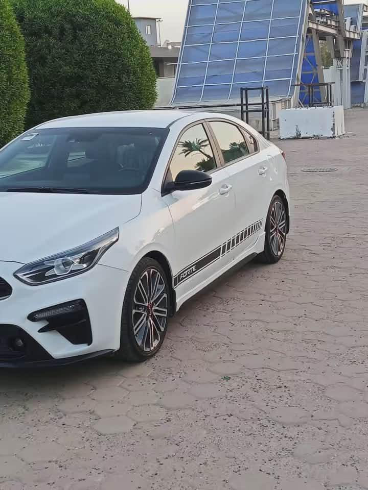 سلام عليكم.
فورتي. 2021. ✅. CT 

 

موصفات. ✅

بصمه. ✅

فتحه ✅

كشنات.  جلد ✅

كشنات  تدفئه ✅

ويل.  كب  20✅

شاشه كبيرا ✅ 

تحكم. سترن. ✅ 

رادار. ✅ 

ختم. CT ✅

حادث.  ✅

بنيد مصبوغ نفسه ✅

وجاملغ تعديل بارد فقط. ✅

سياره. بسمي. ✅ 

رقم.  بغداد.   ✅

 سياره. جاهزه.  فول. ✅

مكان.  بابل.  ✅ 

سعر.  145   وبيه مجال. ✅

التصال 📜 

***********

 زاهر.
