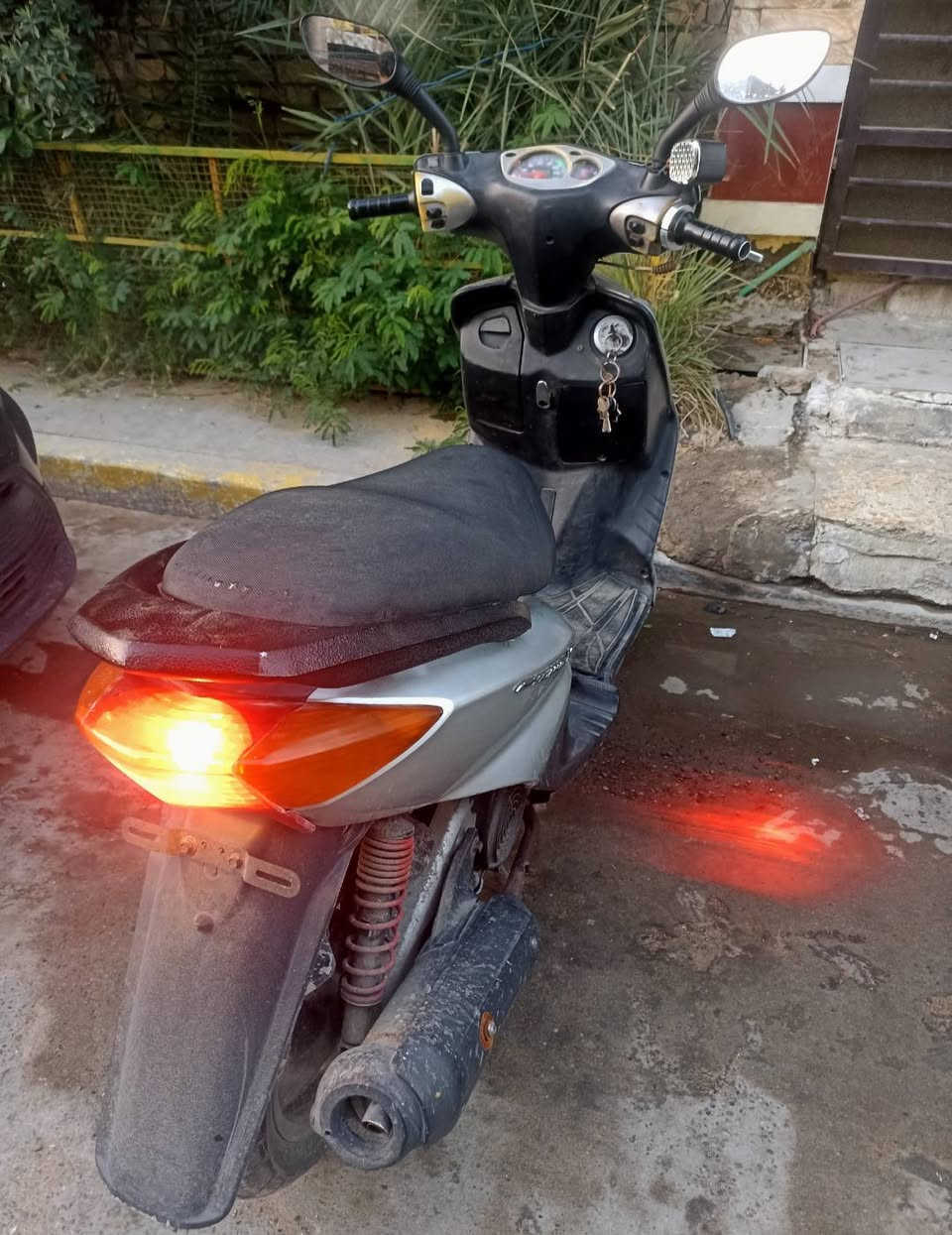 سلام عليكم
سكنس نثية للبيع دراجة كاملة ما بيها اي نقص ابد دراجة حلوة شلعة ومعدل بيها سماعة بلوتوثmb3.وستاند مبايل. وقفل جنطة. وعداد سرعة شغال. وكيج بنزين شغال. اشاير شغالة. لايت امامي عالي وناصي. ولايت خلفي. هورن. بريك خلفي قوي. وبريك امامي ضعيف. قفل ستيرن. دراجة تخبل والله ومال جناي وناعمة مكينة بلادية. نكرة سلف بكل وقت والله نكرة وحدة مال سلف تشتغل صبح وليل
مكاني: بغداد بمنطقة الحرية
... 
للاستفسار: ***********
... 
السعر: 500الف وبيها مجال
