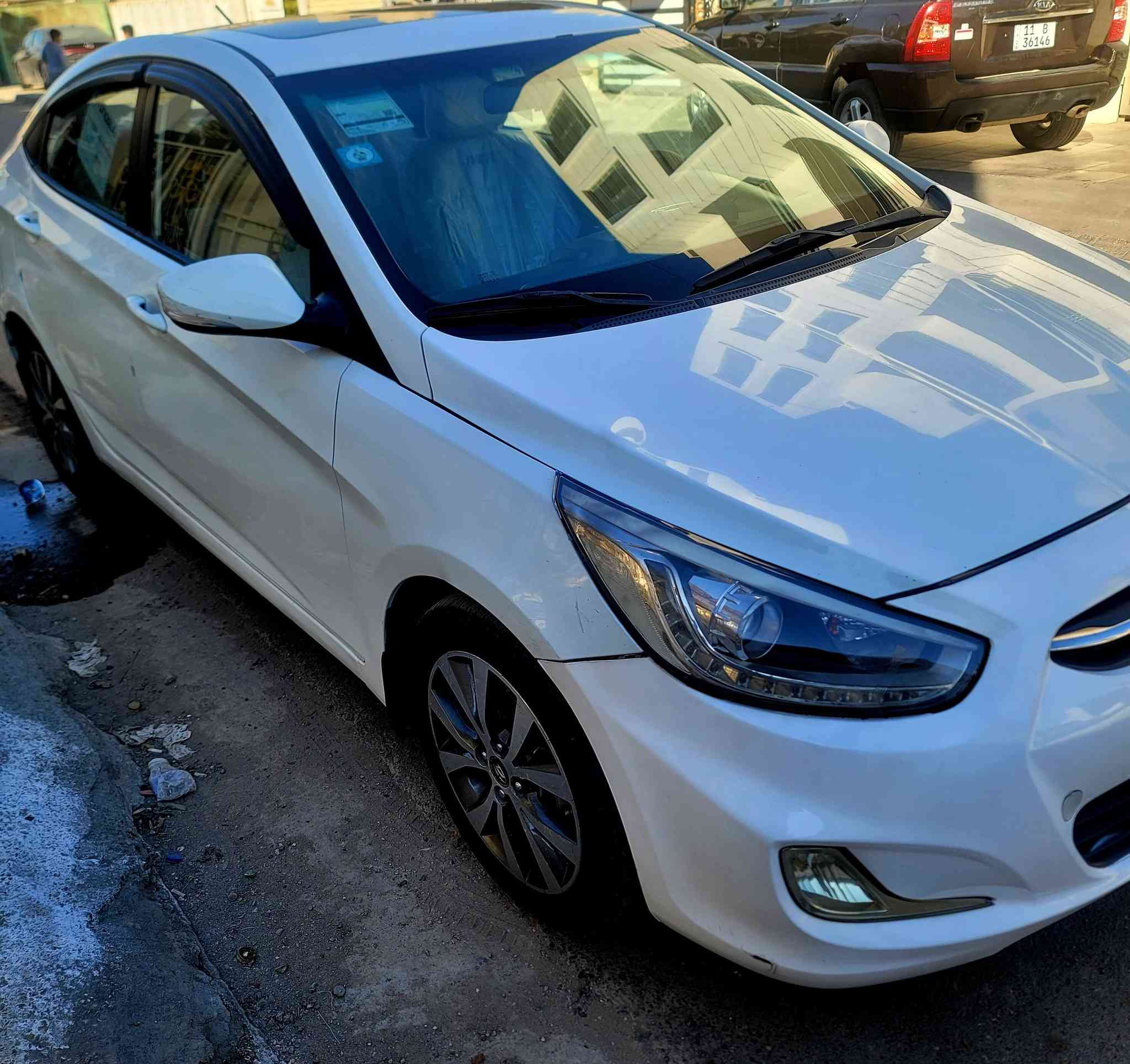 السلام عليكم ..
للبيع اكسنت 2015  خليجي فول مواصفات
محرك 1600
رقم بغداد 
فتحه بالسقف 
كامره خلفيه 
اشاير بالمري 
تحكمات ستيرن 
شاشه ايباد 
حداديه جيده
باتري جديد
تايرات جدد 
5 ويل كمب
السياره استخدام شخصي ونضيفه مابيها اي نقص .. صفحة السايق مرشوشه رش اثر شخطه لا فتح ولا معجون ولا دواخل يعني // السعر 100$
السياره موجوده بغداد .. 
***********
