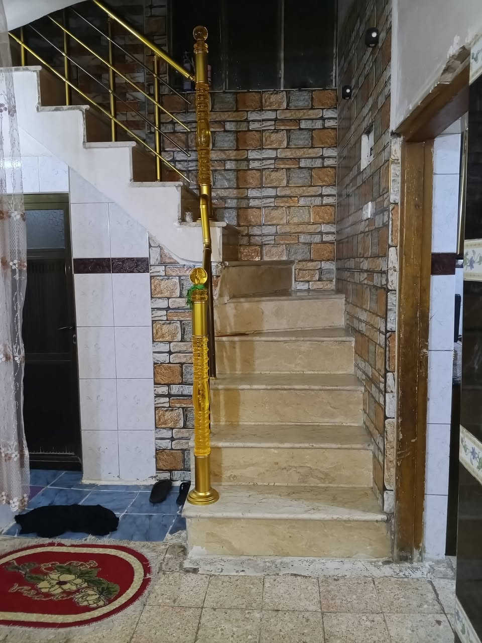 السلام عليكم البيت للبيع مساحة البيت 160للبيع بيت نص او كامل للبيع مكان البيت بغداد الجديدة الأمين الثانية فلكة الحدادين الاتصال على رقم ***********

