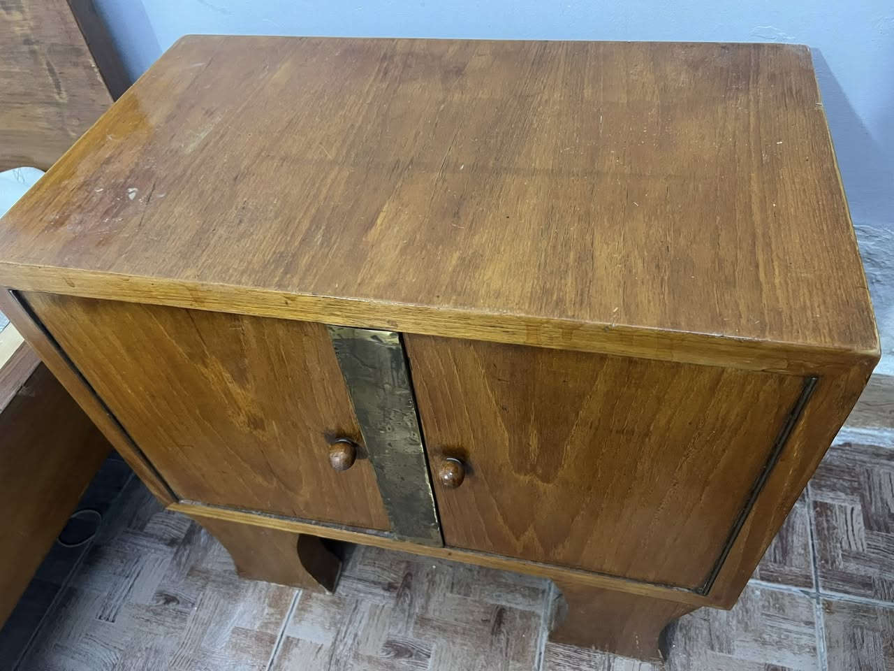 السلام عليكم للبيع غرفة نوم صاج
٥ قطع … العنوان حي العسكري 
***********
