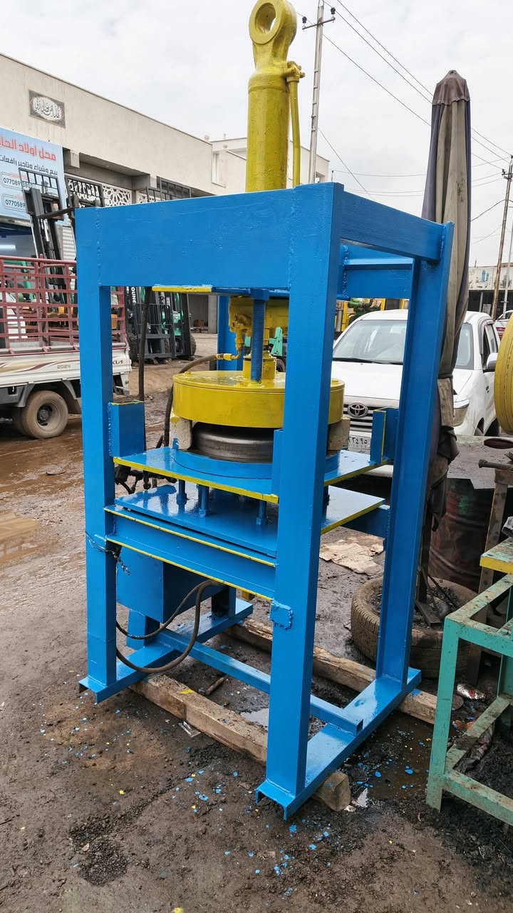 بريسات هايدروليك دبل اكشن عدد ٢ بيهن قوالب طاسة سخان الداخل والخارج ***********
