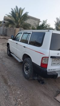 بترول للبيع مديل 2002 بيها جاملغ أمامي صبغ فقط بدون دواخل سياره جديده ...