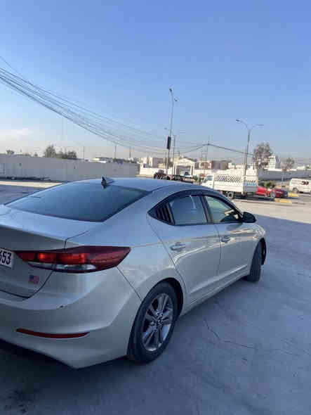 النترا للبيع 2017
لون شمباني 
داخل لونين 
مواصفات تحكمات استيرن شاشه 3انظمة قياده
ضرار جاملغ خلفي وباب اصلي نفس ألون امبدل 
ملاحظة بيها بخار لاصرف ولانفخ 
كير شرط محرك شرط 
***********
السعر130وبيها مجال
