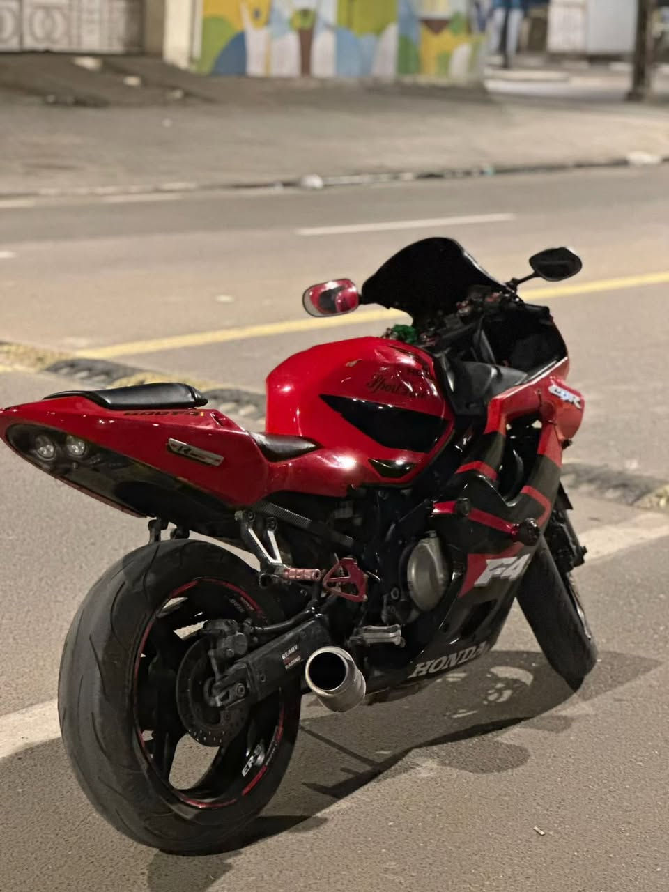 افوراي للبيع السعر ٢٥ورقه الدراجه كفاله من كير ومحرك و كهربائيات بس ملاحضات عل الكفرات للتواصل ***********
