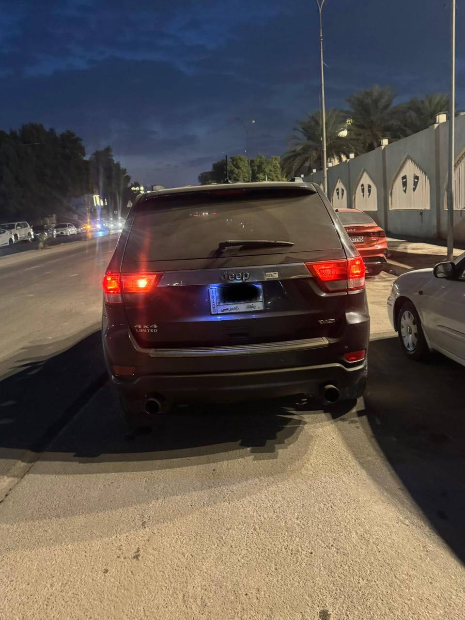 السلام عليكم
للبيع جيب ( 2012 ) لمتدد هيمي خليجي
فوول الفوول 1/1 
مكينه8 سلندر 5700
بصمة ابواب وشتغيل وصندوك
بنورما على طول السياره 
كشنات جلد بيجي  
كشنات كهرباء 
كشنات تدفاه وستيراً تدفاه 
فوول تحكم 
شاشه 
حساس وكامره 
ماوس ووضعياة قياده 
دمام 
بعد هواي مواصفات ماذكرتهن

 فقط 3 قطع صبغ  بيها باقي مكفول

كير مكينه صدر تبريد تخم تاير

🛑السعر 128  وبي مجال بسيط🛑

مكاني بغداد زعفرانيه وهاذه رقمي 
☎️***********☎️
