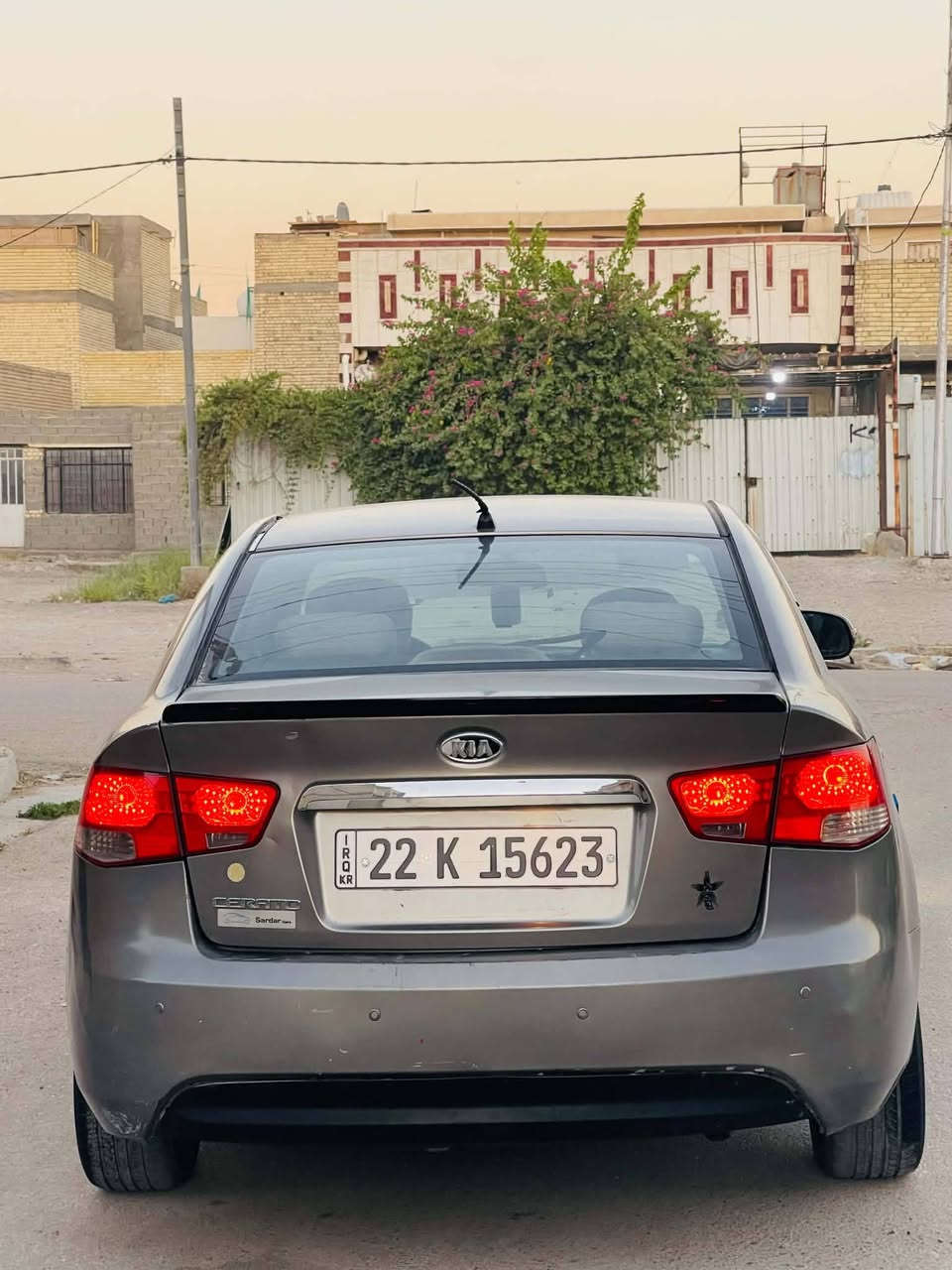 سيراتو ٢٠١٠ خليجي 
سعر ٨٧ بيهة مجال شراي 
بيهة قطعة وحدة صبغ فقط باقي مكفول سيارة جديدة
ما بيهة اس نقص مسويلة سيرفس كامل 
موصفات تحكم ستيرن جهتين مانع نزلق داخل لونين ويل كب كروم شاير بلمري مري شفط
محرك ١٦٠٠ لا تبخير ولا تنقيص
رقم اربيل اسمي تحويل ثاني يوم 
هزة رقم سنوية جديد 
مكان سيارة بغداد الشعب 
رقمي ***********
