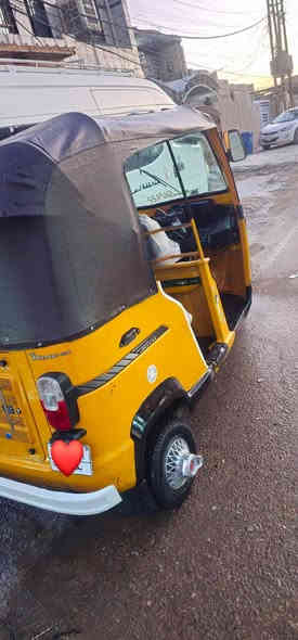 شباب تكاتك عدد 2 البيظه 22 والصفره 20 بدون ضربه صبغ هلالات فقط  لوحه وسنويه انكليزي ثنينهن مكاني البياع الشرطه الخامسه قرب جامع الجميلي هاتف 📞 *********** الشراي يتصل
