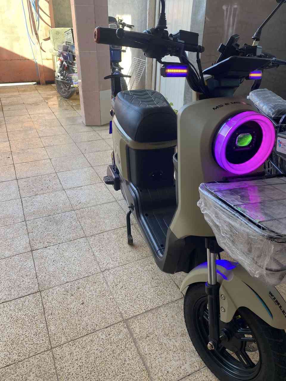 السلام عليكم
بايسكل شحن للبيع 
ا
مابي اي عيب بطارياته 32
السعر                430 وبي مجال 
مكاني كركوك داقوق  
***********
