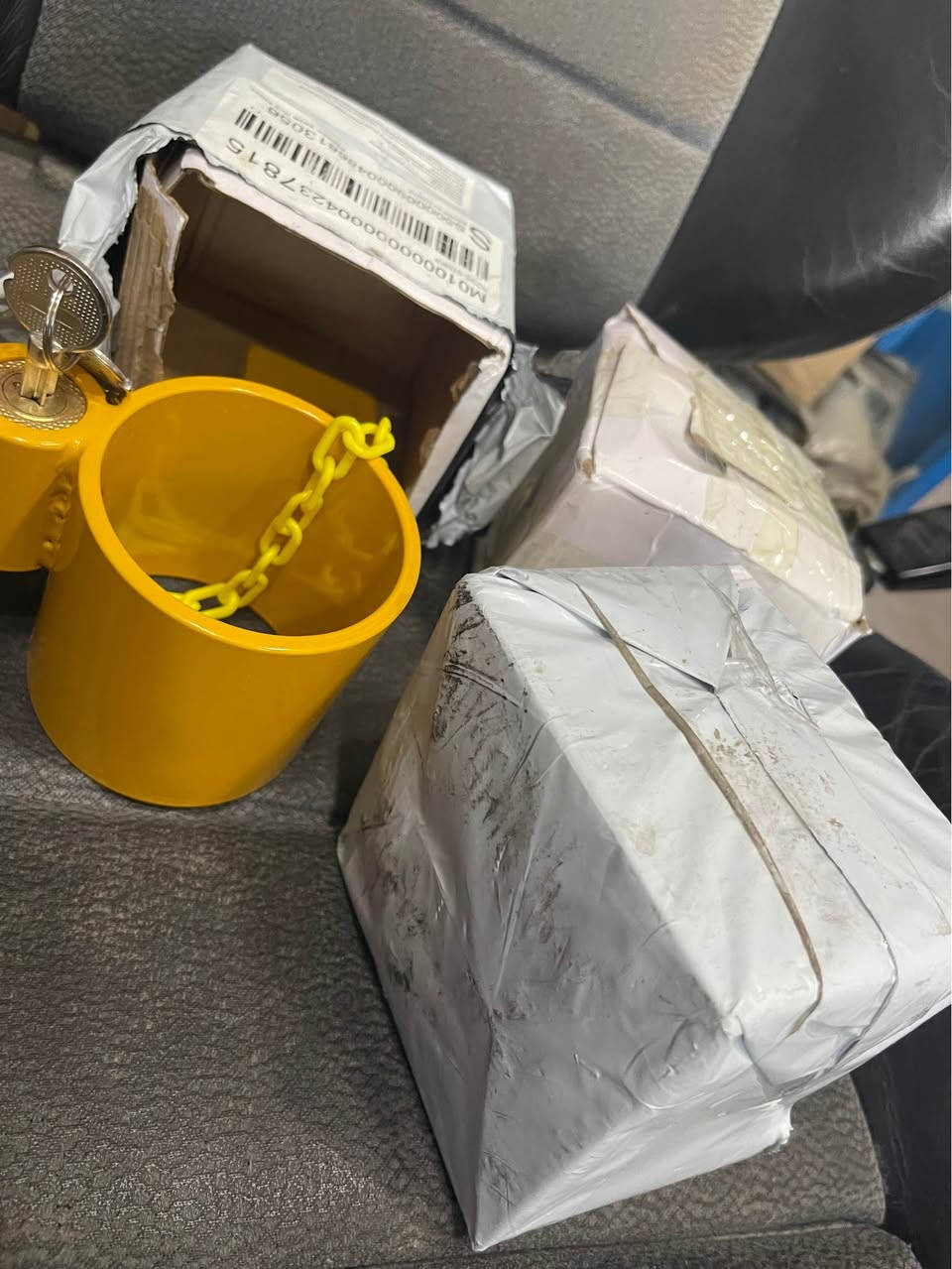 قوفڵی تانکی تریلە  بۆ پارستنی تەنکەرەکەت لە بردنی لە پیمەکەی دەخەی  کامل ئاسن بەس بە کلیلی خۆی  دەبێتەوە  گەیاندن هەیە *********** كويسينجاك, أربيل
